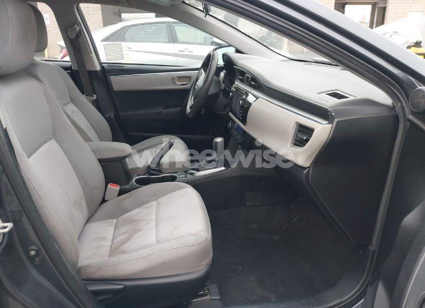 Photo 5 of 2015 Toyota Corolla LE (VIN 5YFBURHE2FP332585)