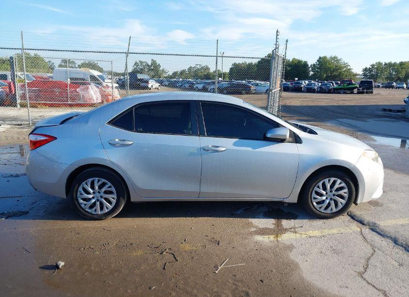 Photo 13 of 2015 Toyota Corolla LE (VIN 5YFBURHE2FP335762)