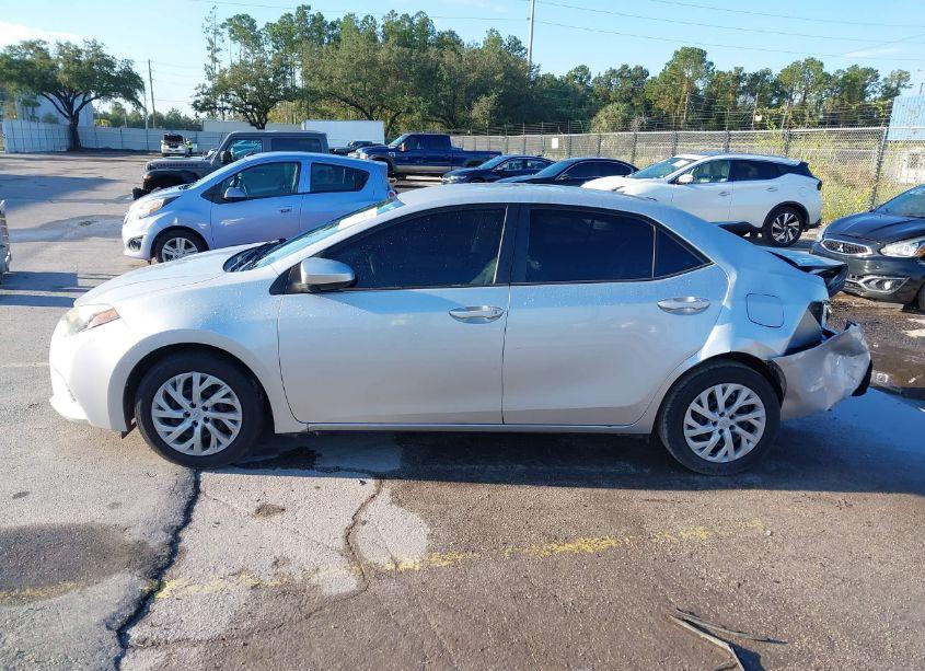 Photo 14 of 2015 Toyota Corolla LE (VIN 5YFBURHE2FP335762)