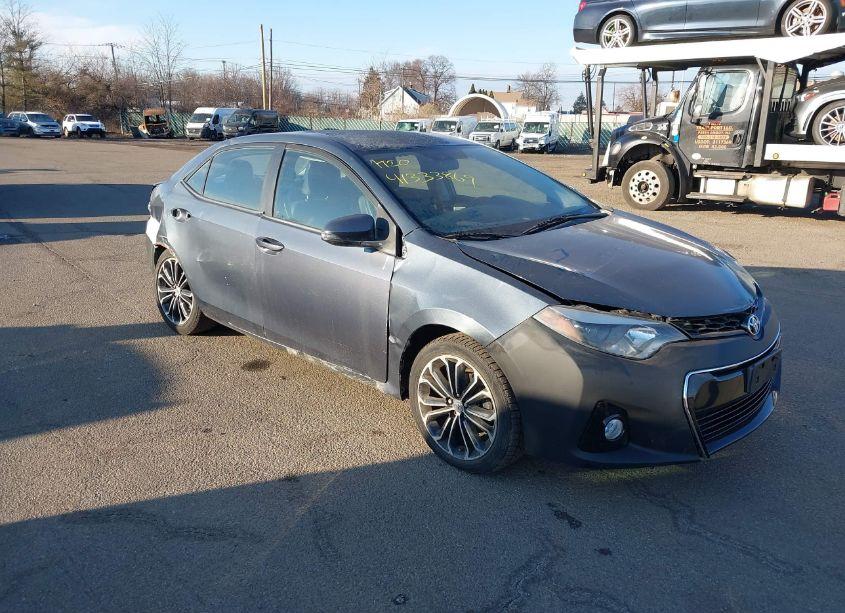 2015 Toyota Corolla S PLUS (VIN 5YFBURHE2FP337236) main photo