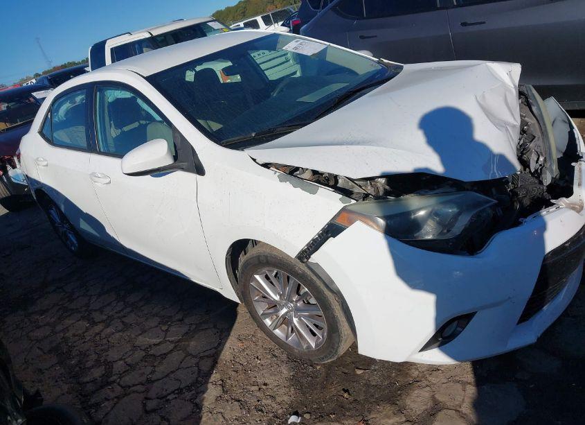 2015 Toyota Corolla LE PLUS (VIN 5YFBURHE2FP352531) main photo