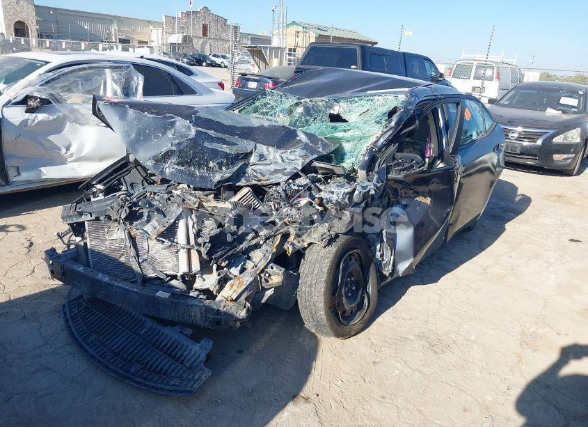 Photo 2 of 2016 Toyota Corolla LE (VIN 5YFBURHE2GP382484)