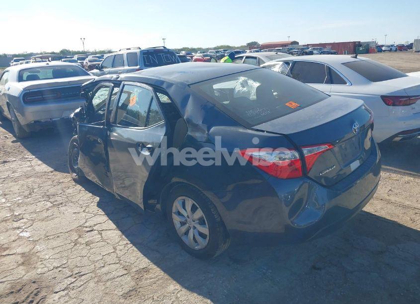 Photo 3 of 2016 Toyota Corolla LE (VIN 5YFBURHE2GP382484)