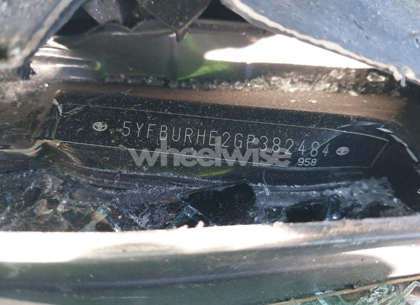 Photo 9 of 2016 Toyota Corolla LE (VIN 5YFBURHE2GP382484)