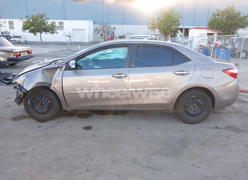 Photo 14 of 2016 Toyota Corolla LE (VIN 5YFBURHE2GP397647)