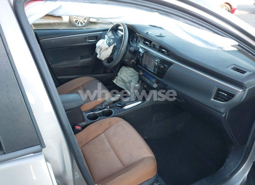 Photo 5 of 2016 Toyota Corolla LE (VIN 5YFBURHE2GP397647)