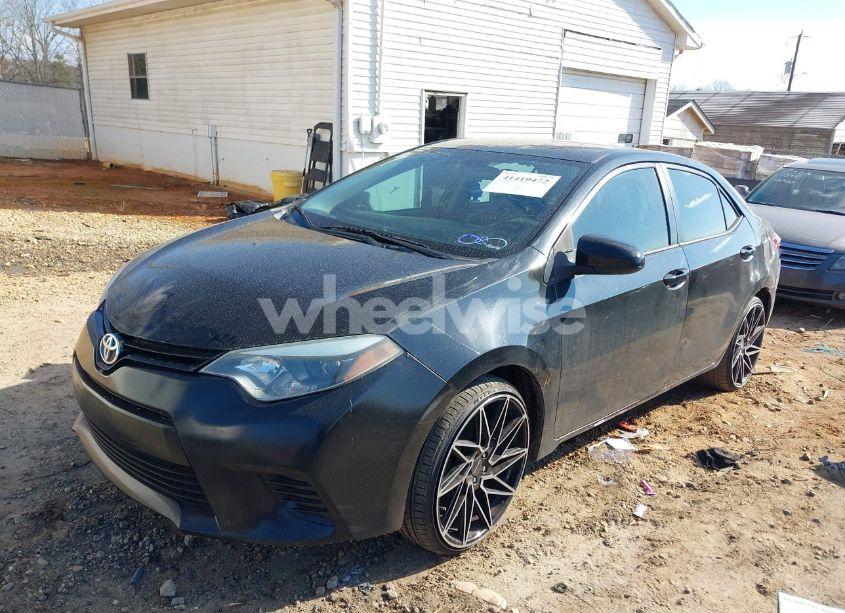 Photo 2 of 2016 Toyota Corolla L (VIN 5YFBURHE2GP412826)