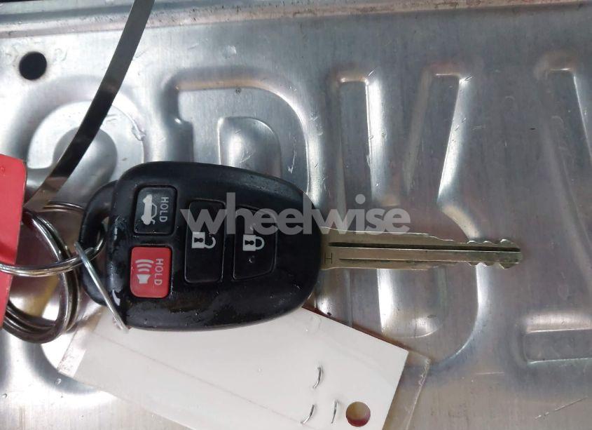 Photo 11 of 2016 Toyota Corolla LE PLUS (VIN 5YFBURHE2GP456907)