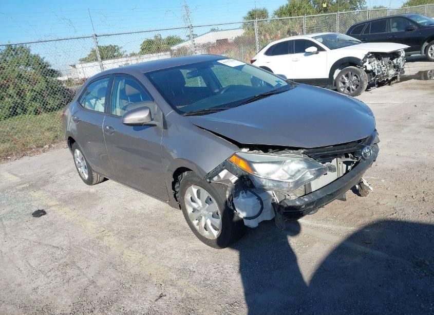 2016 Toyota Corolla LE (VIN 5YFBURHE2GP475375) main photo