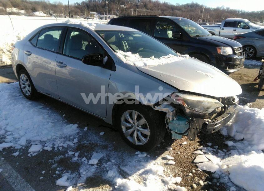 2016 Toyota Corolla LE (VIN 5YFBURHE2GP478213) main photo