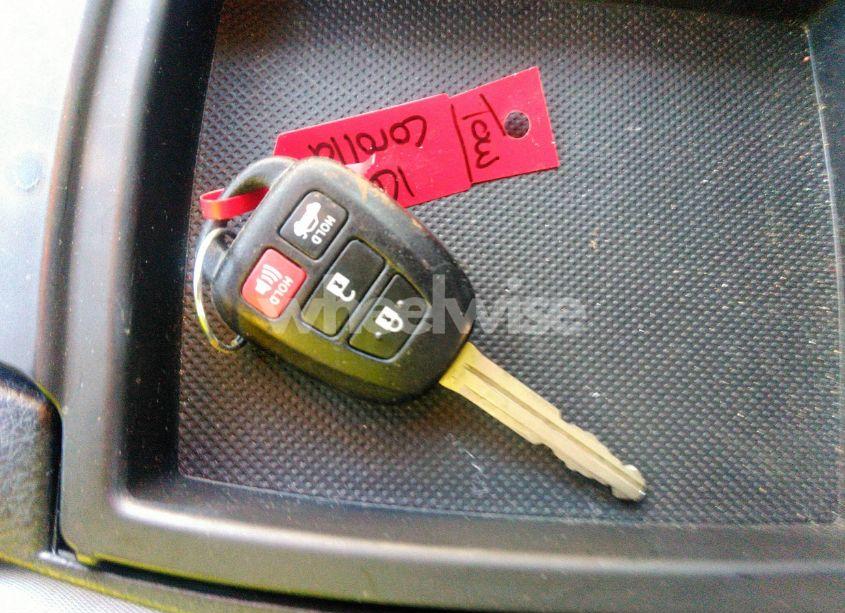 Photo 11 of 2016 Toyota Corolla LE (VIN 5YFBURHE2GP478213)