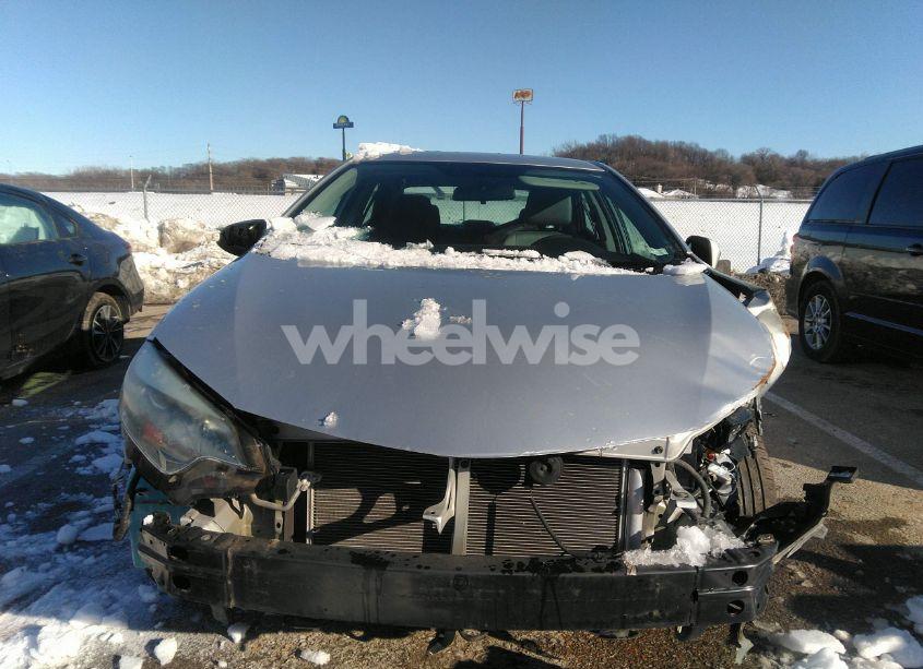 Photo 13 of 2016 Toyota Corolla LE (VIN 5YFBURHE2GP478213)