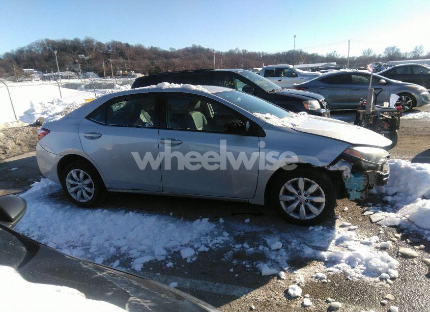 Photo 14 of 2016 Toyota Corolla LE (VIN 5YFBURHE2GP478213)