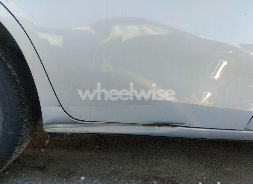 Photo 19 of 2016 Toyota Corolla LE (VIN 5YFBURHE2GP478213)