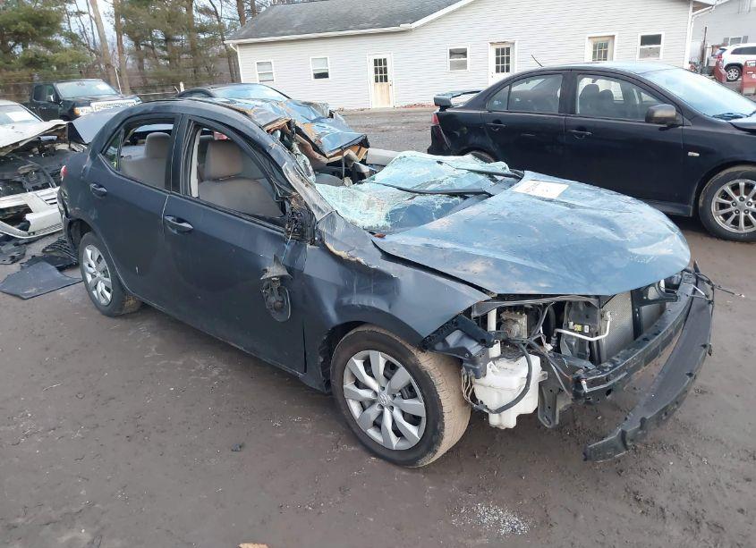 2016 Toyota Corolla LE (VIN 5YFBURHE2GP531038) main photo