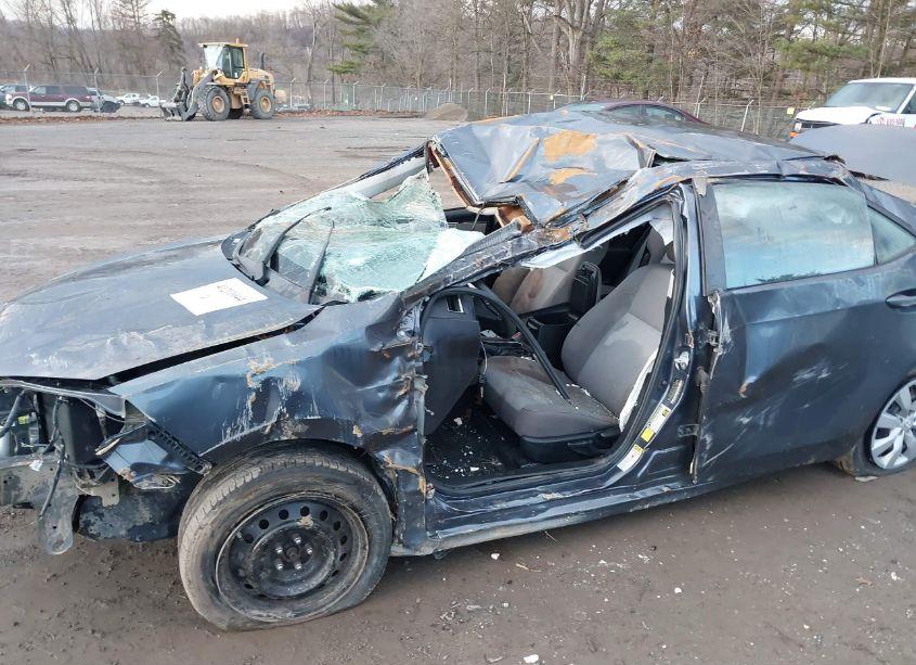 Photo 6 of 2016 Toyota Corolla LE (VIN 5YFBURHE2GP531038)