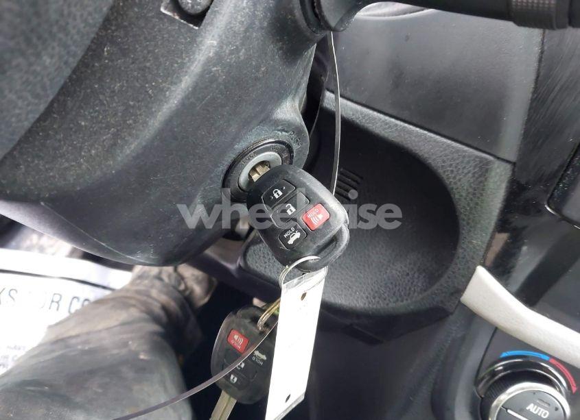 Photo 11 of 2016 Toyota Corolla LE (VIN 5YFBURHE2GP551855)