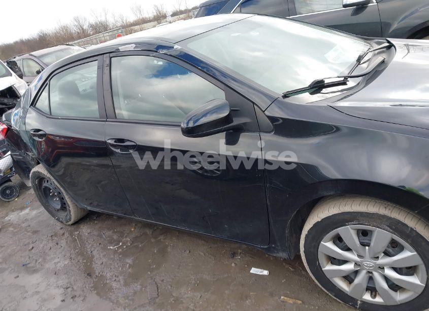 Photo 13 of 2016 Toyota Corolla LE (VIN 5YFBURHE2GP551855)