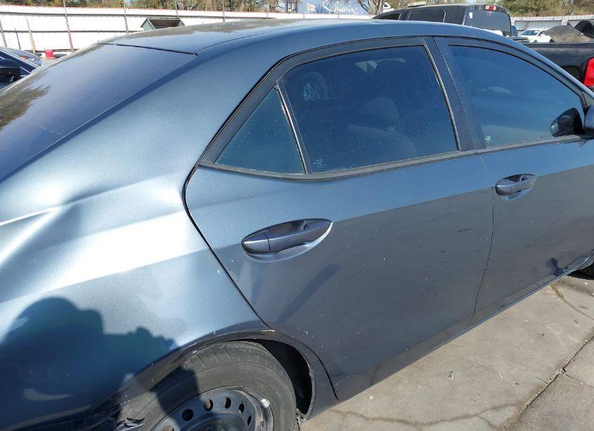 Photo 18 of 2016 Toyota Corolla LE (VIN 5YFBURHE2GP561690)