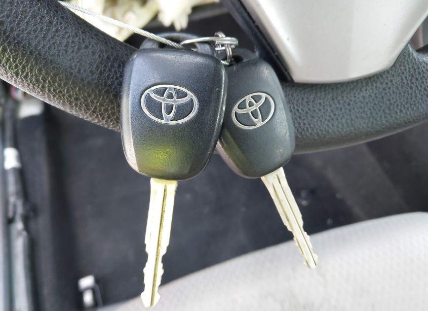 Photo 11 of 2016 Toyota Corolla LE (VIN 5YFBURHE2GP561866)