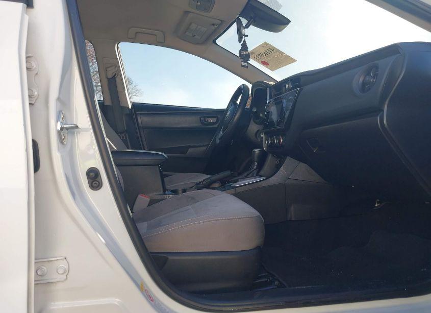 Photo 5 of 2017 Toyota Corolla L (VIN 5YFBURHE2HP583738)