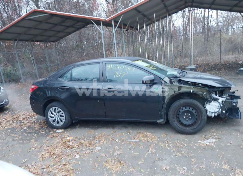 Photo 13 of 2017 Toyota Corolla LE (VIN 5YFBURHE2HP613367)