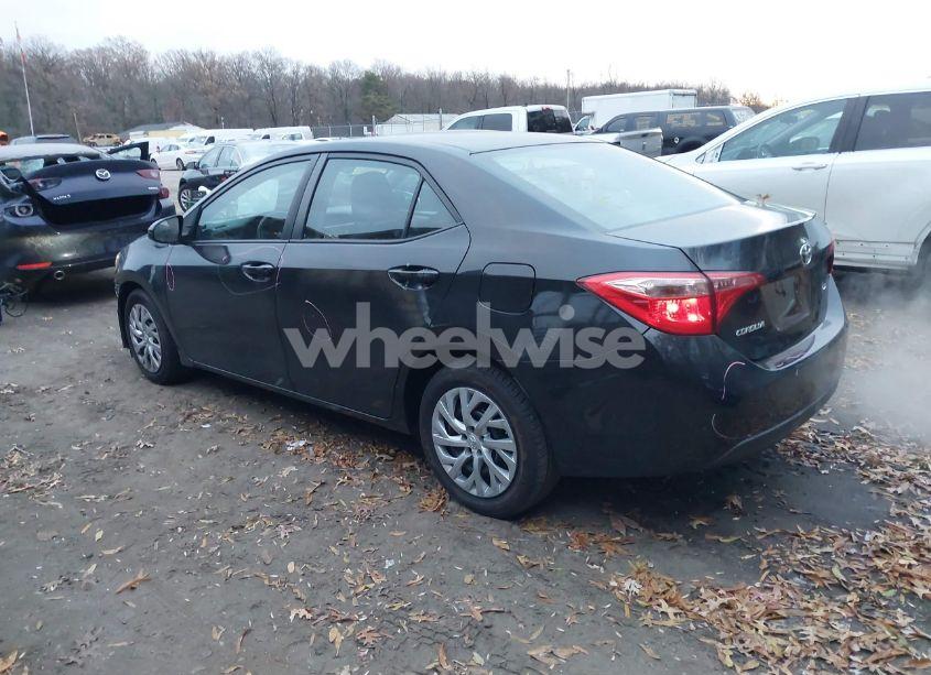Photo 3 of 2017 Toyota Corolla LE (VIN 5YFBURHE2HP613367)