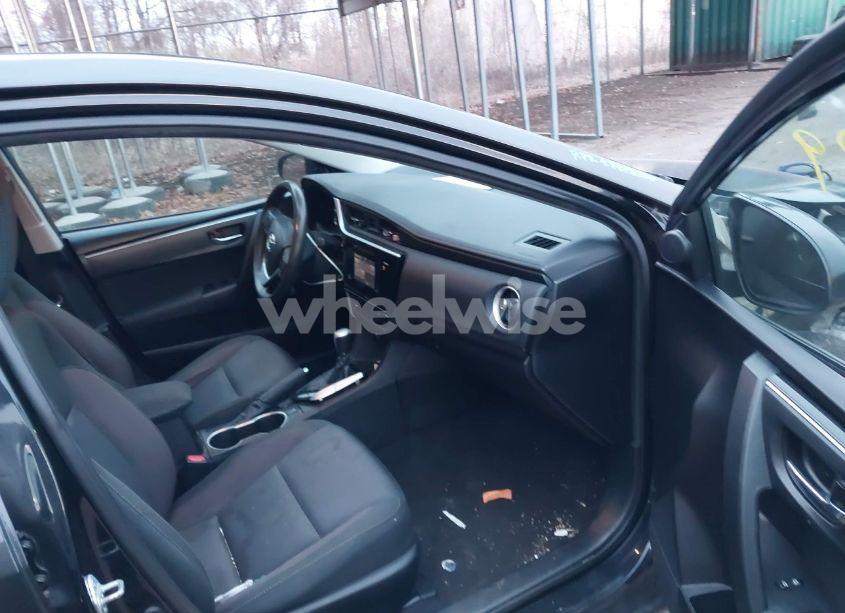 Photo 5 of 2017 Toyota Corolla LE (VIN 5YFBURHE2HP613367)