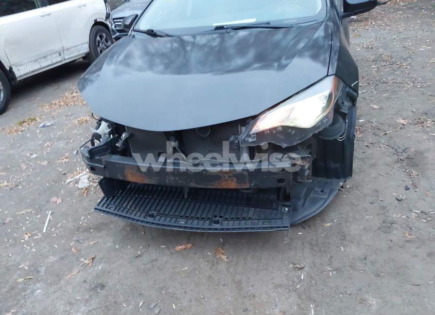 Photo 6 of 2017 Toyota Corolla LE (VIN 5YFBURHE2HP613367)