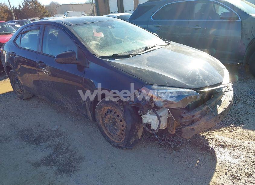 2017 Toyota Corolla LE (VIN 5YFBURHE2HP614289) main photo