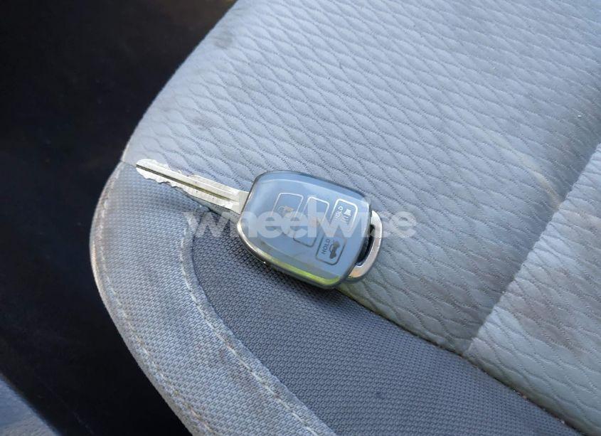 Photo 11 of 2017 Toyota Corolla LE (VIN 5YFBURHE2HP614289)