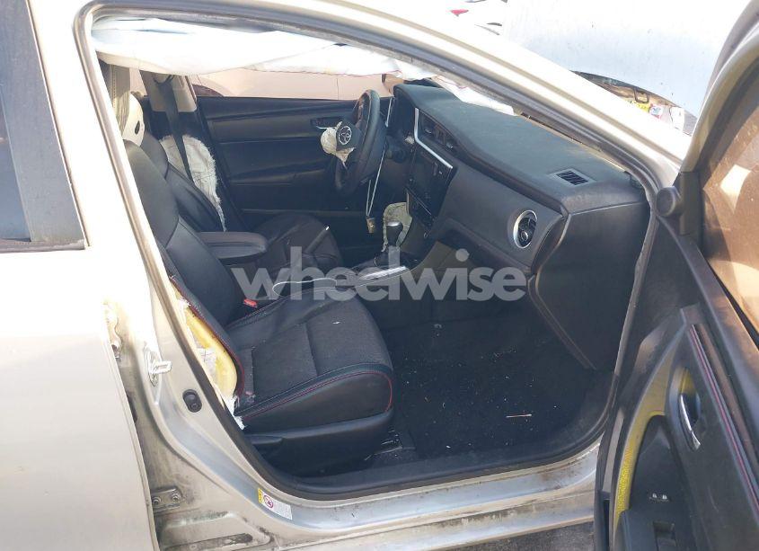 Photo 5 of 2017 Toyota Corolla SE SPECIAL EDITION (VIN 5YFBURHE2HP643856)