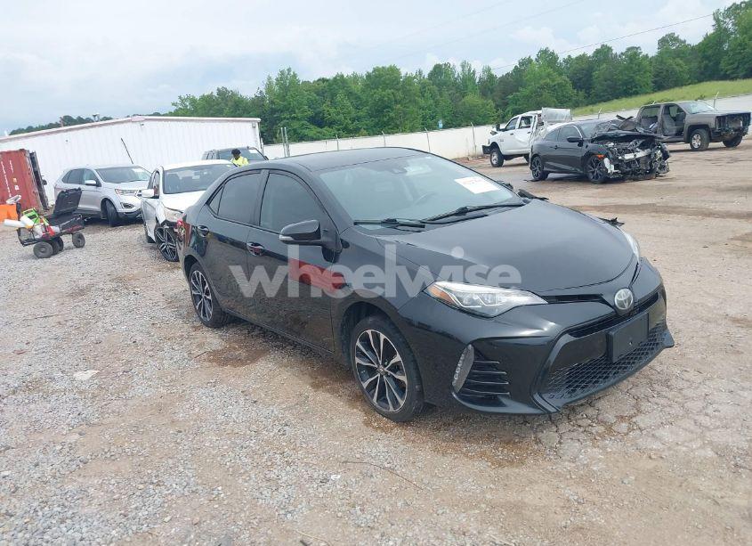 2017 Toyota Corolla SE (VIN 5YFBURHE2HP656395) main photo