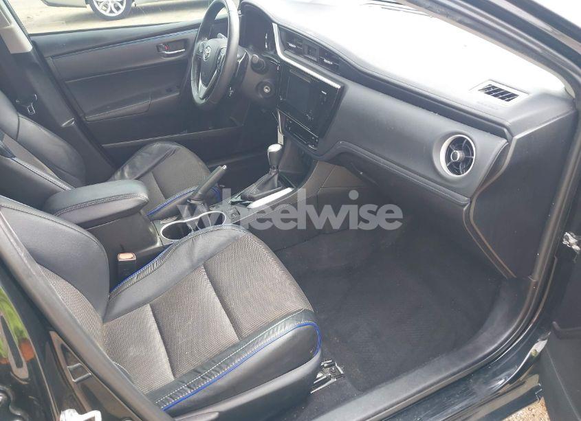 Photo 5 of 2017 Toyota Corolla SE (VIN 5YFBURHE2HP656395)