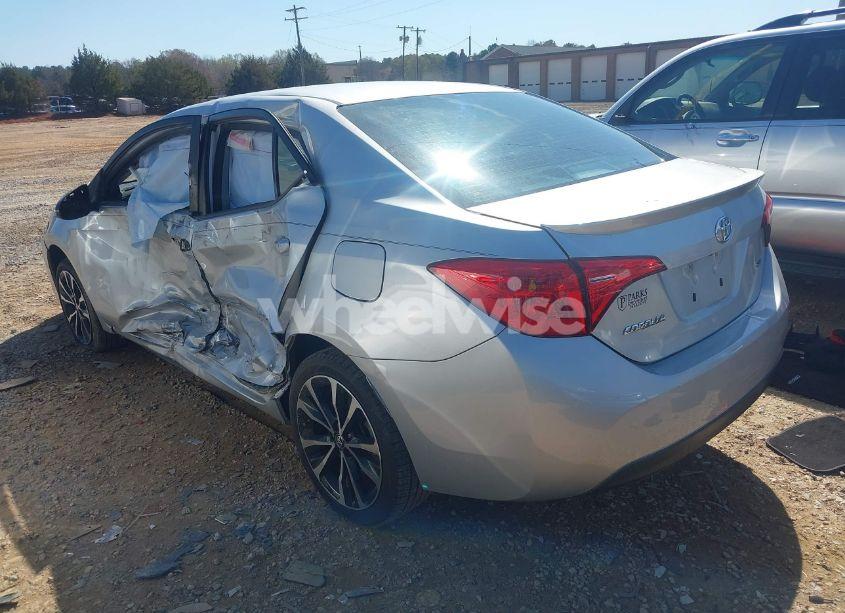 Photo 3 of 2017 Toyota Corolla SE (VIN 5YFBURHE2HP656431)