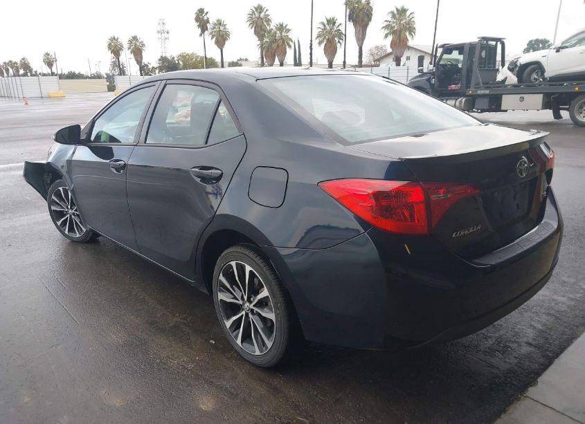 Photo 3 of 2017 Toyota Corolla SE (VIN 5YFBURHE2HP668207)