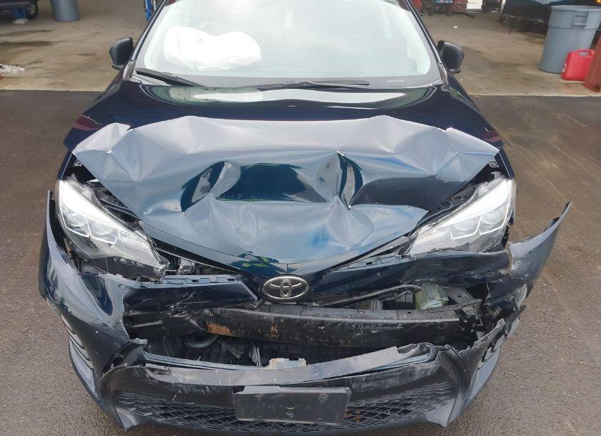 Photo 6 of 2017 Toyota Corolla SE (VIN 5YFBURHE2HP668207)