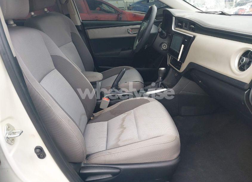 Photo 5 of 2017 Toyota Corolla LE (VIN 5YFBURHE2HP678669)