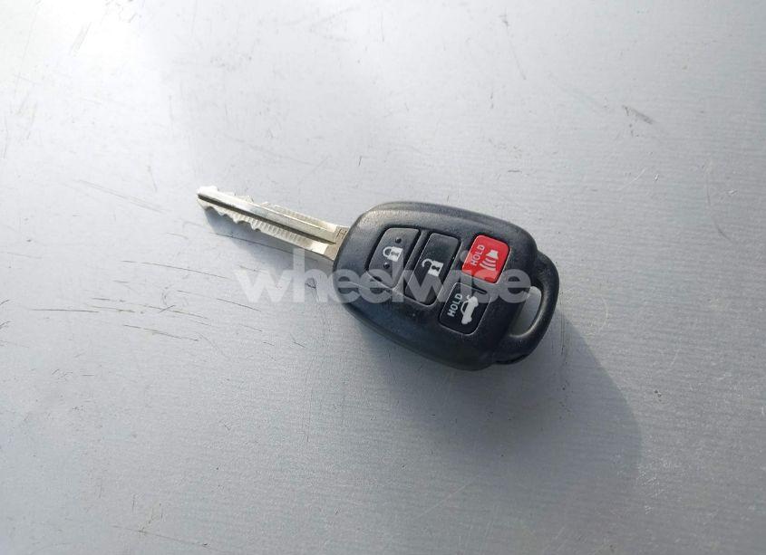 Photo 11 of 2017 Toyota Corolla LE (VIN 5YFBURHE2HP684178)