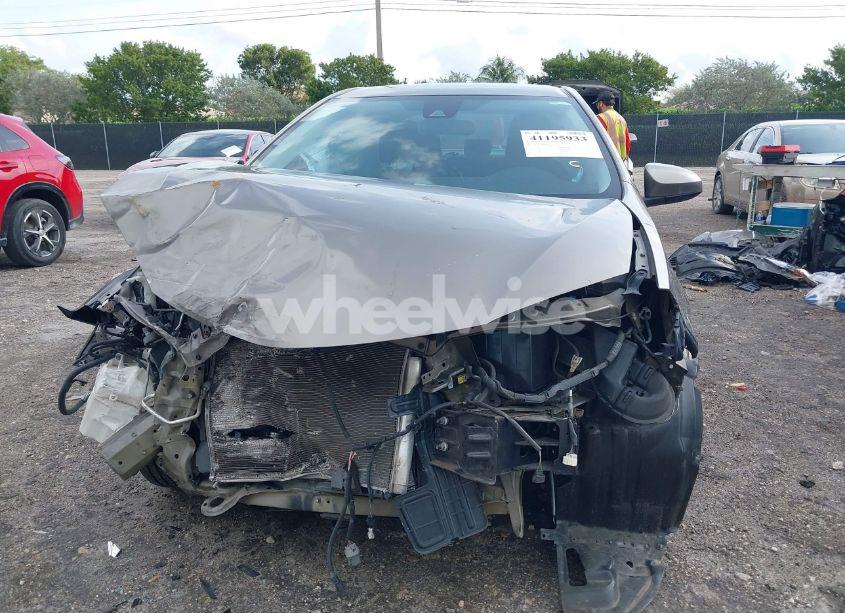 Photo 13 of 2017 Toyota Corolla LE (VIN 5YFBURHE2HP684178)