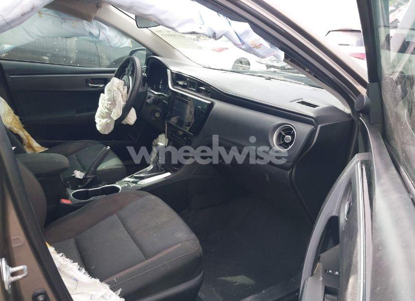 Photo 5 of 2017 Toyota Corolla LE (VIN 5YFBURHE2HP684178)