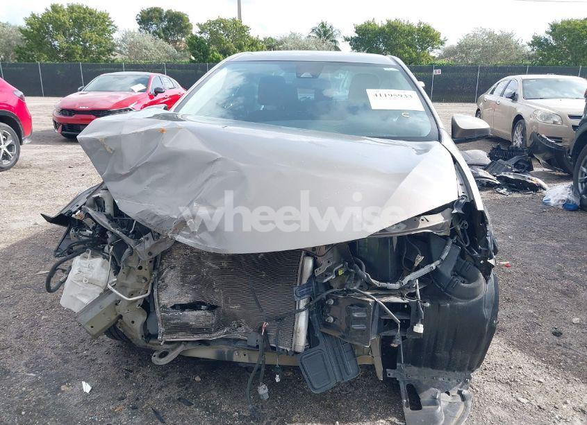 Photo 6 of 2017 Toyota Corolla LE (VIN 5YFBURHE2HP684178)