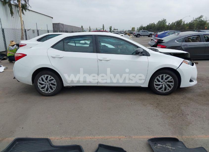 Photo 14 of 2017 Toyota Corolla LE (VIN 5YFBURHE2HP703702)