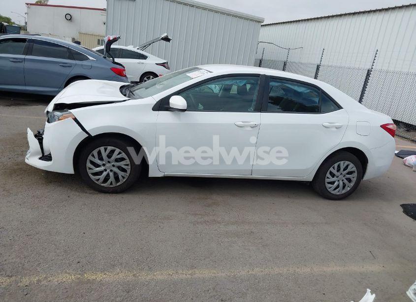 Photo 15 of 2017 Toyota Corolla LE (VIN 5YFBURHE2HP703702)