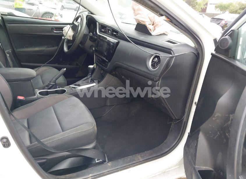 Photo 5 of 2017 Toyota Corolla LE (VIN 5YFBURHE2HP703702)