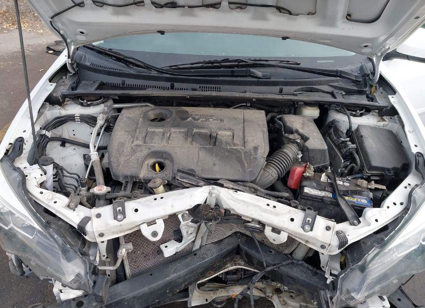 Photo 10 of 2017 Toyota Corolla SE (VIN 5YFBURHE2HP717843)