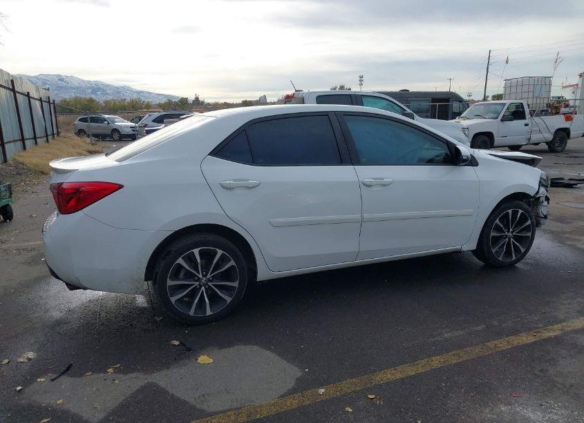 Photo 14 of 2017 Toyota Corolla SE (VIN 5YFBURHE2HP717843)