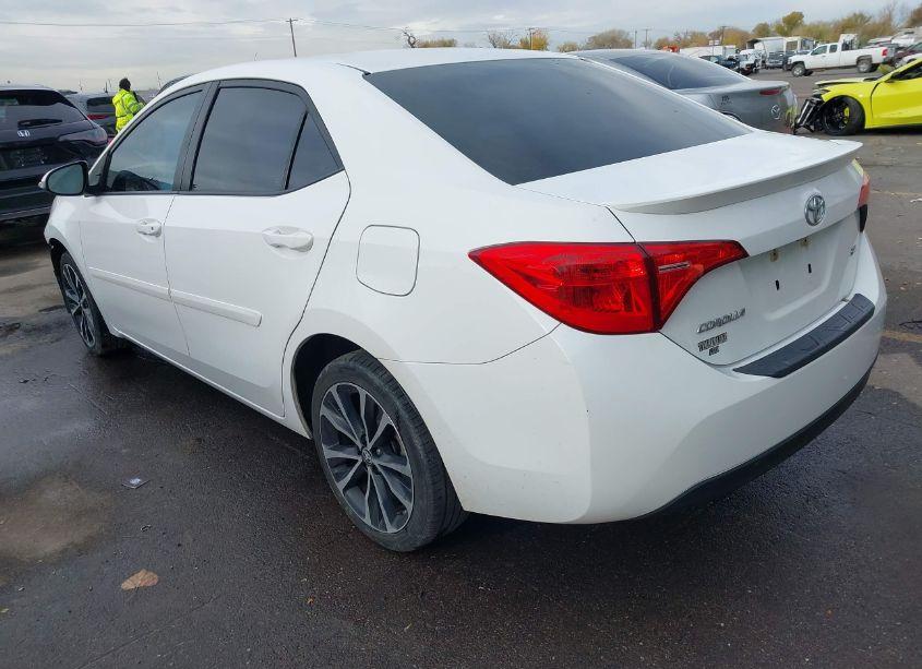Photo 3 of 2017 Toyota Corolla SE (VIN 5YFBURHE2HP717843)