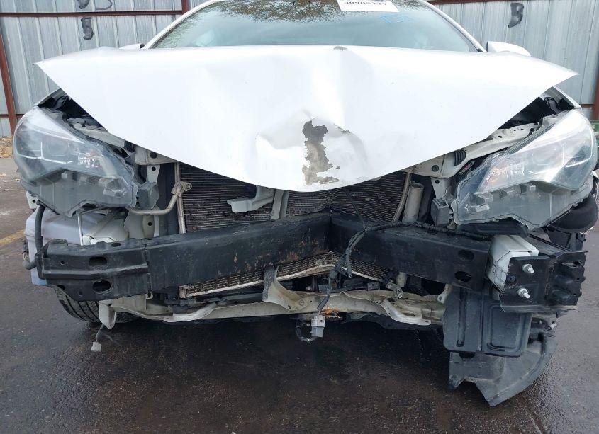 Photo 6 of 2017 Toyota Corolla SE (VIN 5YFBURHE2HP717843)