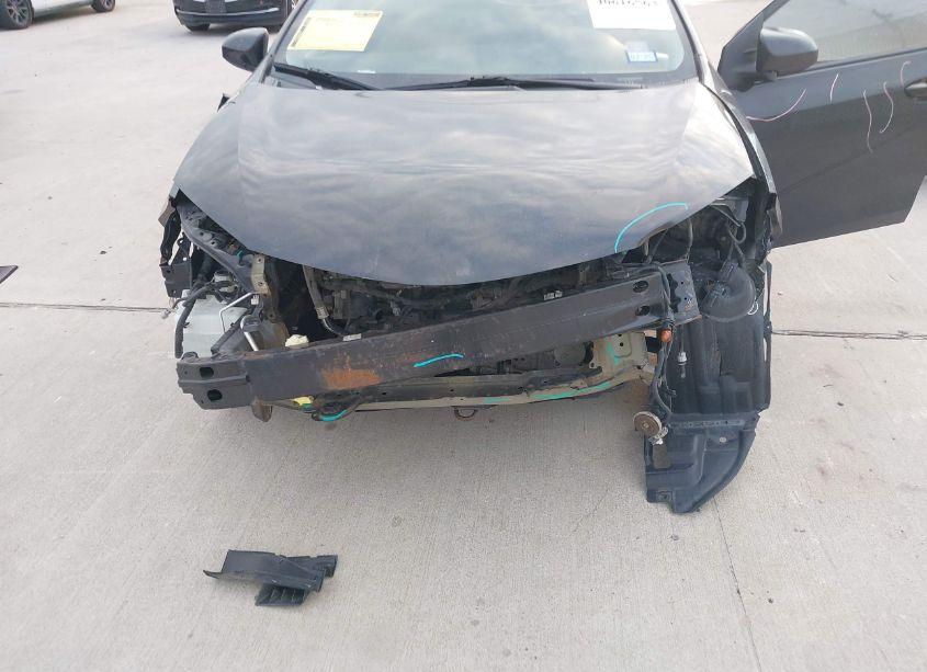 Photo 6 of 2017 Toyota Corolla LE (VIN 5YFBURHE2HP725196)